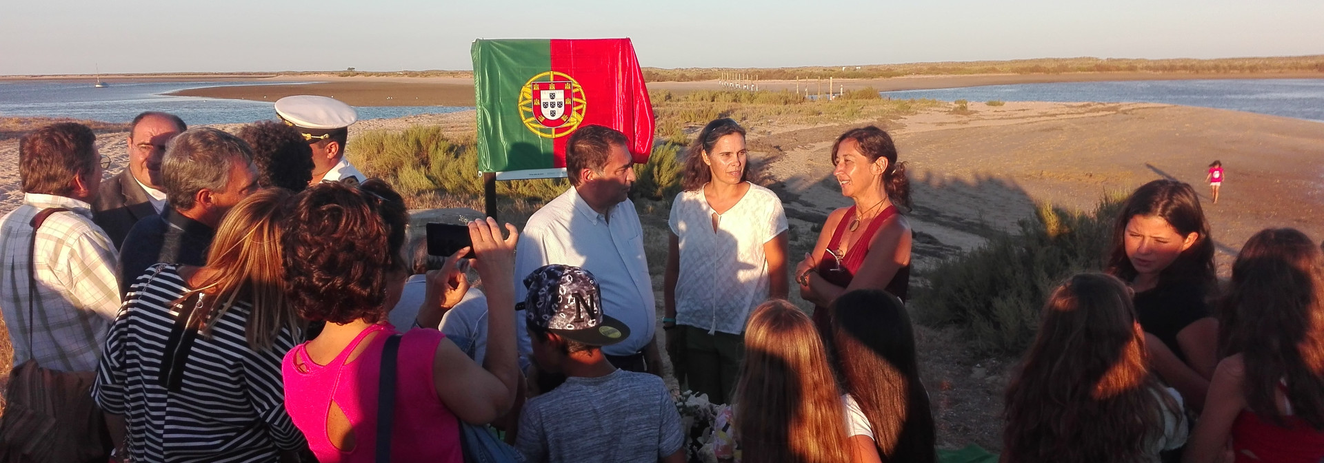 Generic representation of Moradores da Culatra adoptam uma pradaria marinha em conjunto com o CCMAR