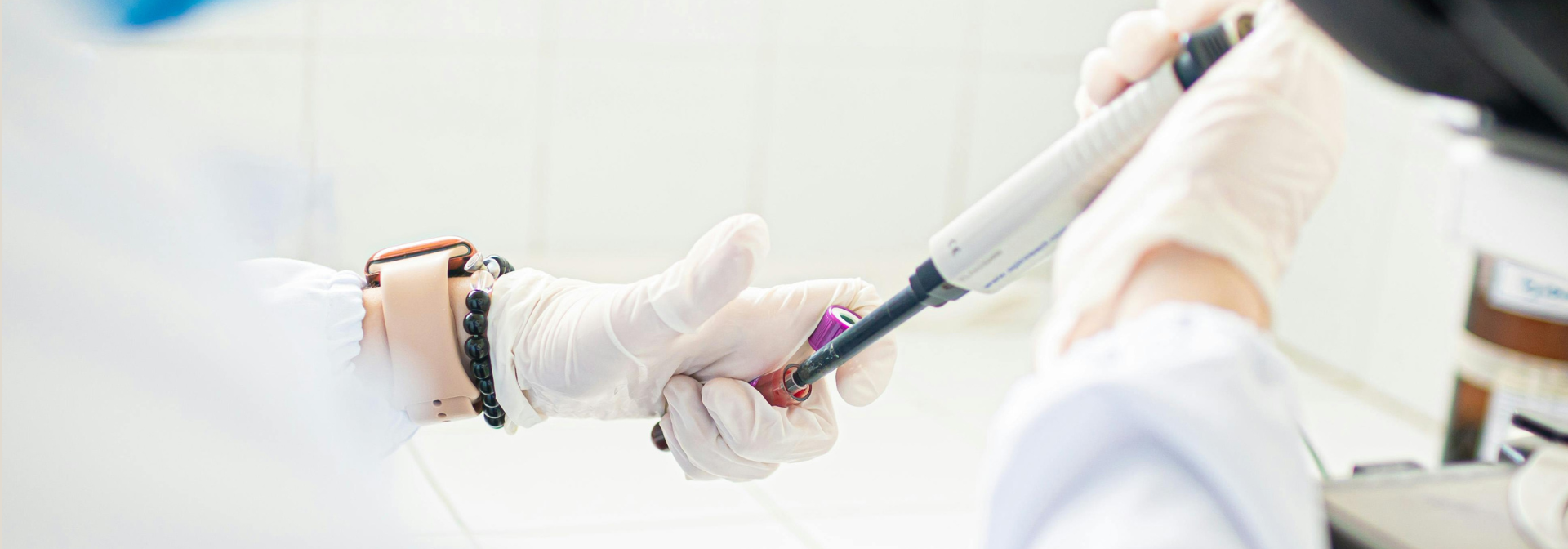 pipeta a recolher amostras