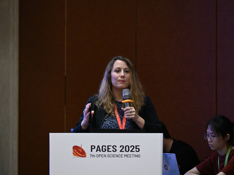 Coralie Zorzi presenting at the 7th OSM