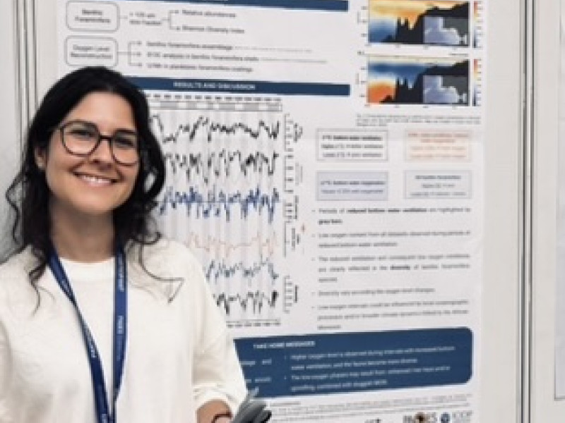 Giulia Molina presenting her poster at the 5th YSM